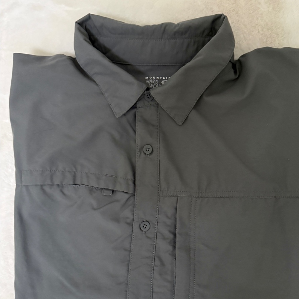 Mountain Hardwear Men's Gray Button Down Shirt